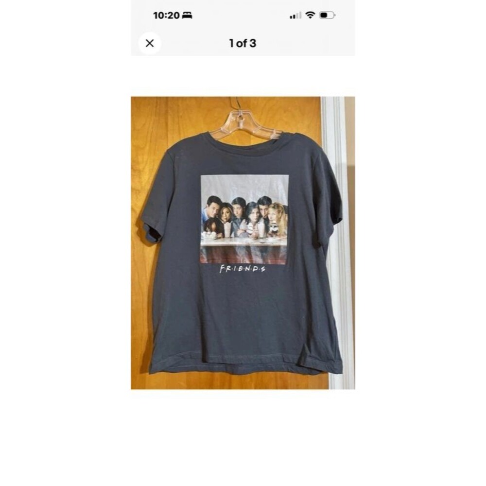 H&M Brand Friends TV Show Graphic Tee Size Medium Short Sleeve